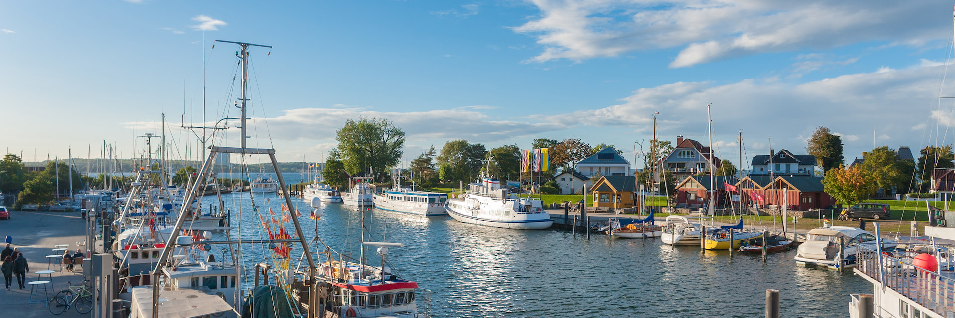 Header Hintergrund Niendorf Hafen © Jürgen Wackenhut, stock.adobe.com